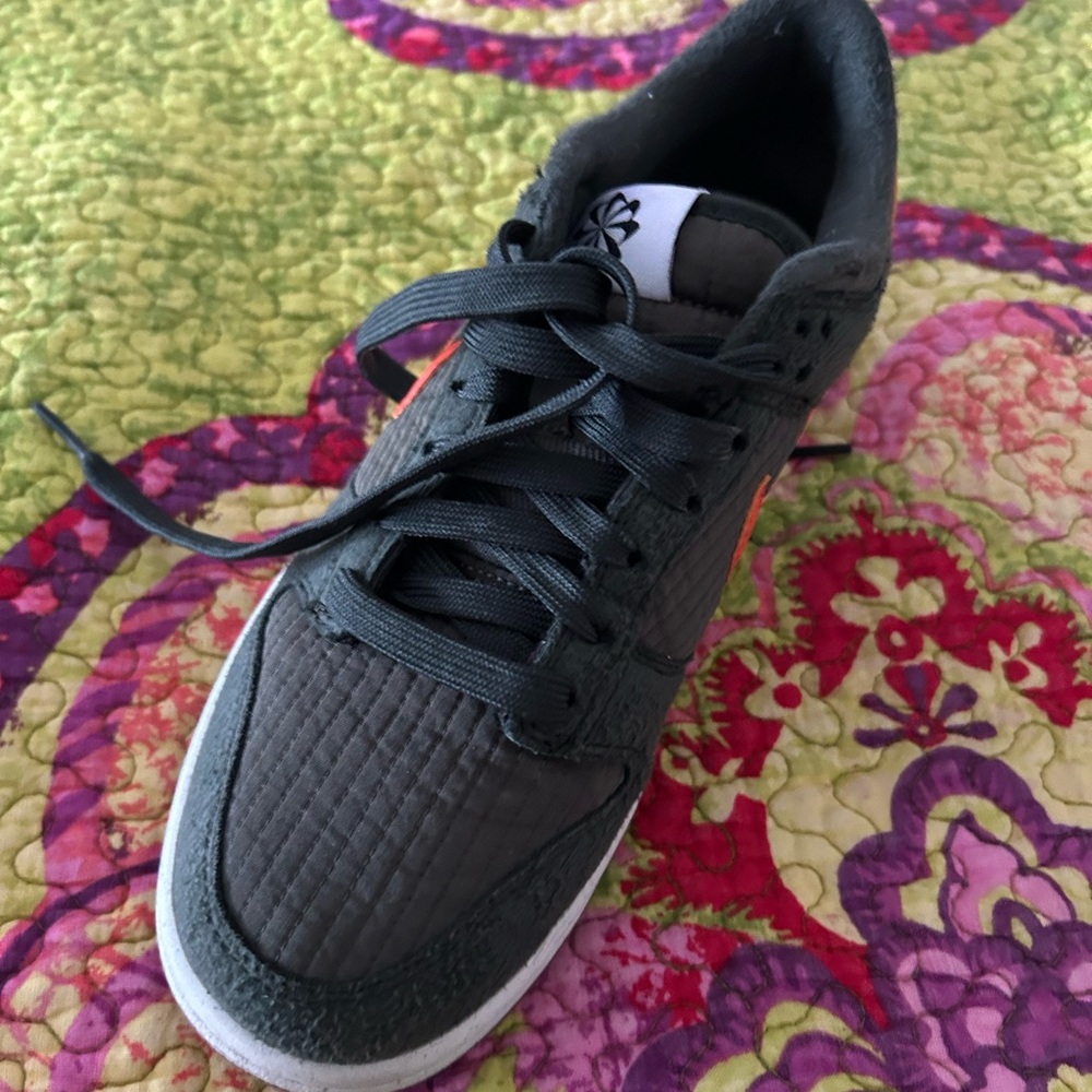 Womens Limited Edition Nike “Avocado” Sneakers